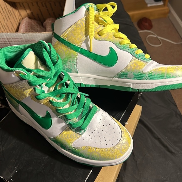 Wmn Nike Dunk High - Picture 3 of 6